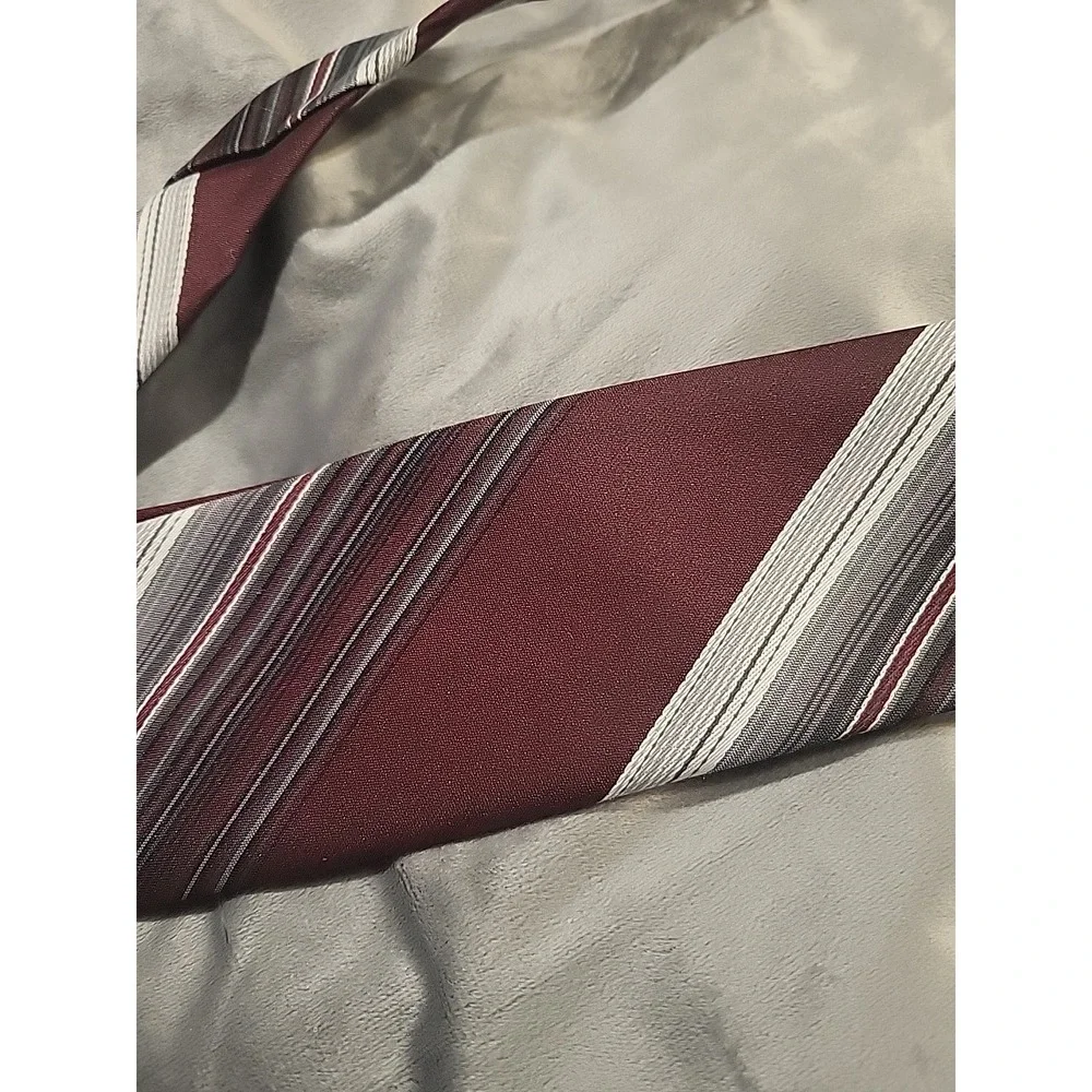 vintage sears classic collection red gray stripe tie polyester‎ acetate - Picture 7 of 8